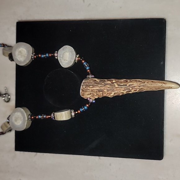 Deer Horn Necklace - Picture 2 of 6